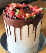 Load image into Gallery viewer, Chocolate and Strawberry Cake