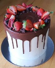 Load image into Gallery viewer, Chocolate and Strawberry Cake