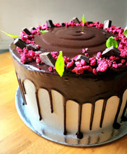 Load image into Gallery viewer, VEGAN Chocolate Raspberry Cake
