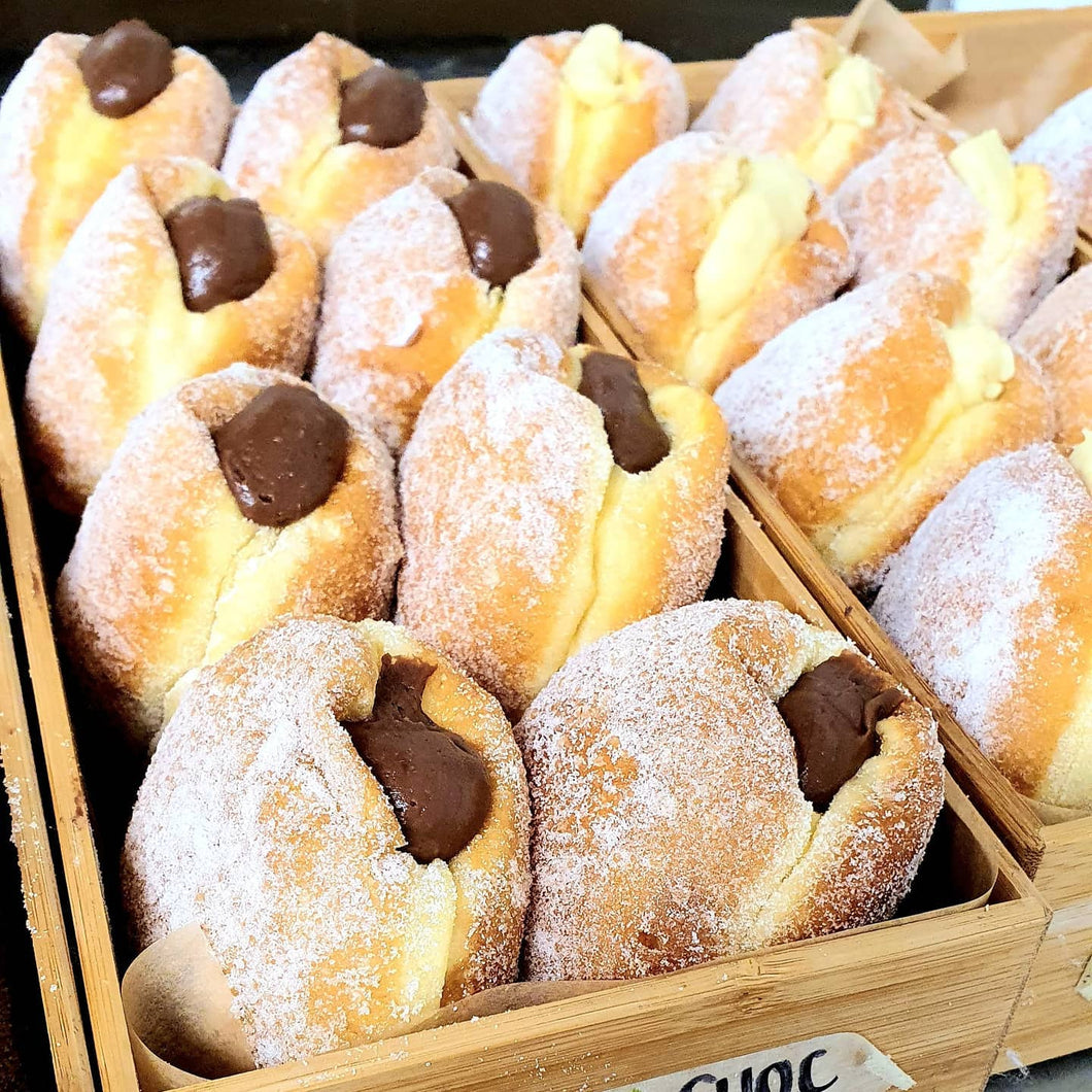 6x VEGAN Chocolate Custard Donuts